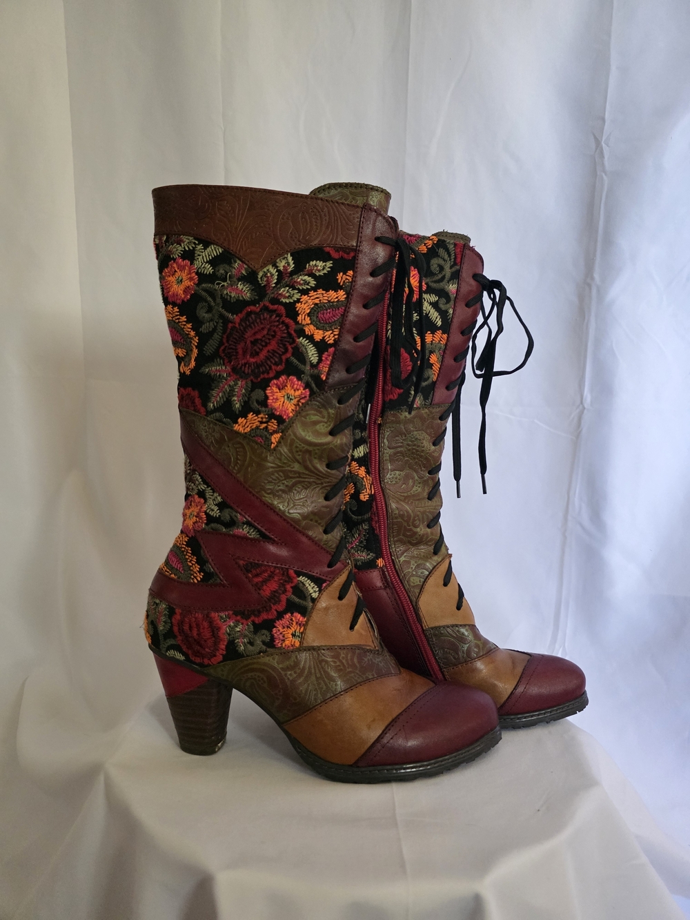 L'ARTISTE SPRING STEP Embroidered Floral Mid-Calf Heeled Boots - Picture 2 of 3